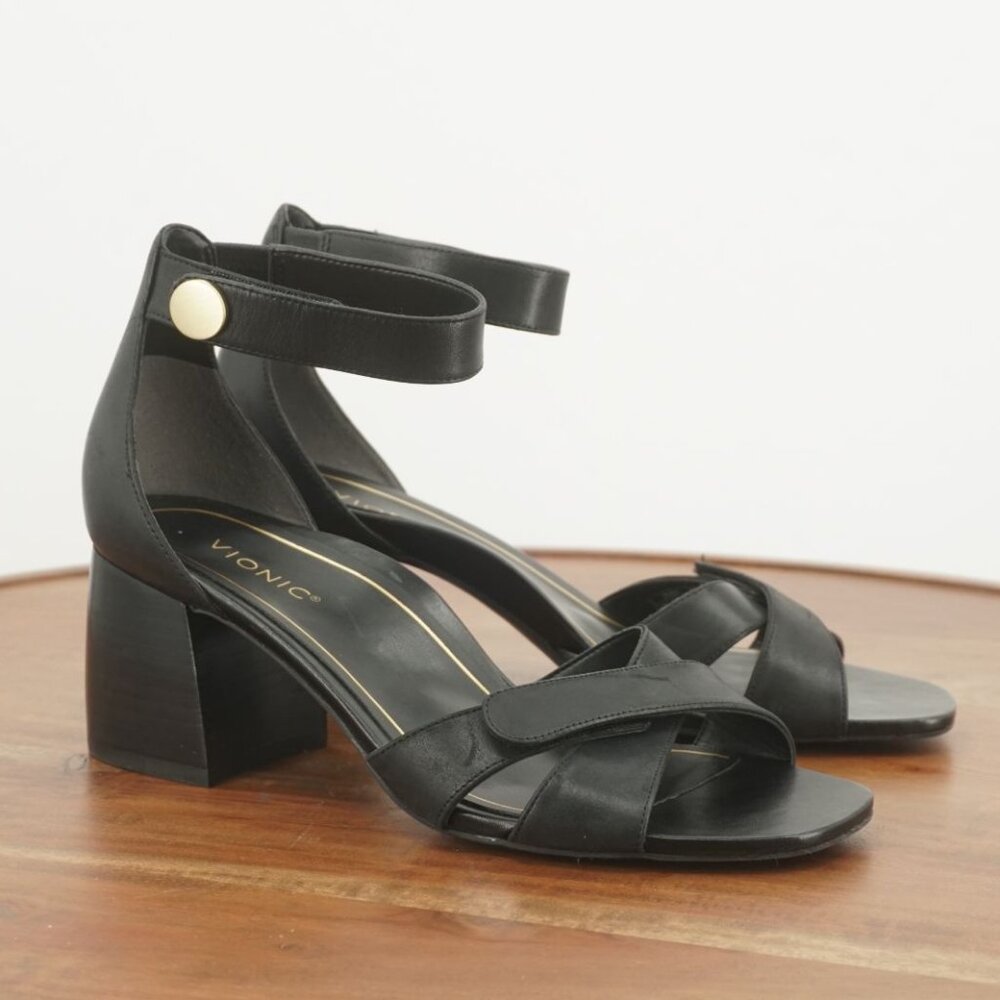 M7-11/ Vionic Womens Salinas Ankle Strap Sandals Size 7.5